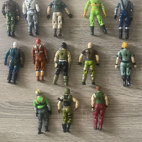 13 Gi Joe figures, pack