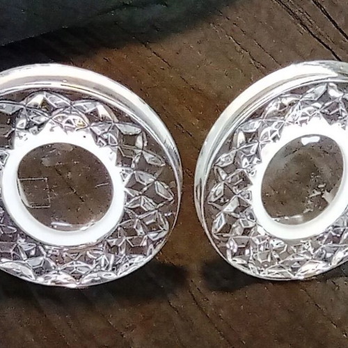 Vintage oval glass photo frames set of 2 with embossed design like new