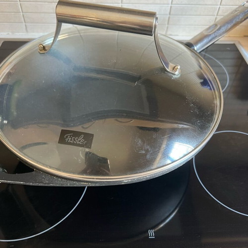 Fissler wok pan non-stick like new with lid and two handles