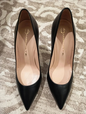 Mourtzi black leather pumps size 38