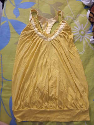 Top yellow elastic cotton with satin details like new