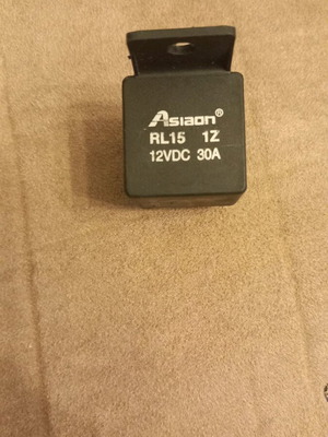 Car relay 12V 30A new with base