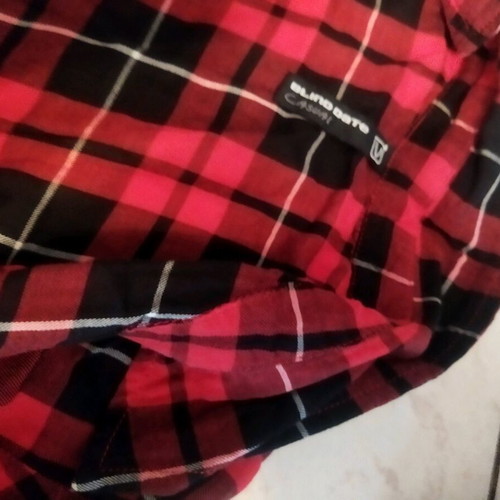 Women's shirts pack of 2, like new, black and red