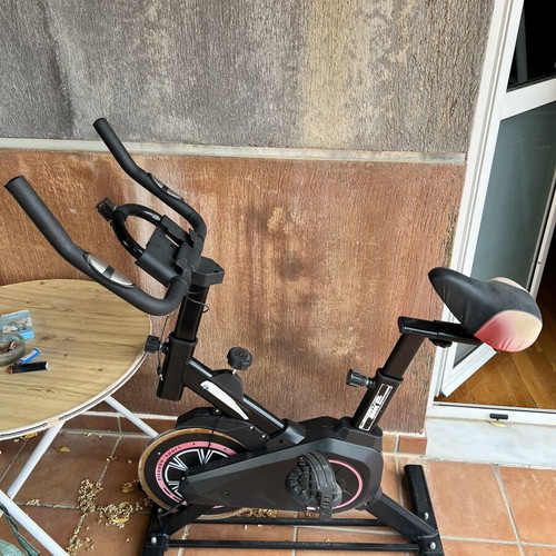 Exercise Bike slightly used, fully functional