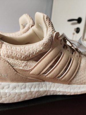 Adidas Ultra Boost 5.0 DNA new, beige running shoes size 40
