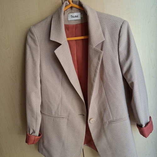 Toi&Moi beige women's blazer size S with coral lining