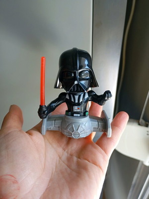 Star Wars Kinder Darth Vader figure like new