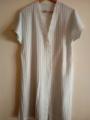 Cotton robe size S new, light green with satin ribbon