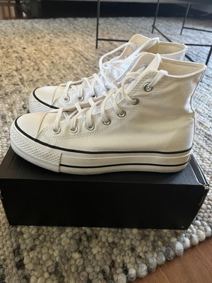 Allstar δίπατο μποτάκι Converse καινούργιο, άσπρο, νούμερο 39