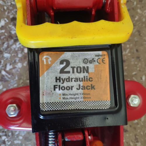 Hydraulic jack "Crocodile" 2 ton used with case for repair or spare parts
