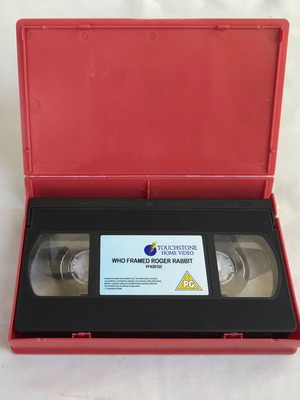VHS Who Framed Roger Rabbit used, vintage videocassette with rare case