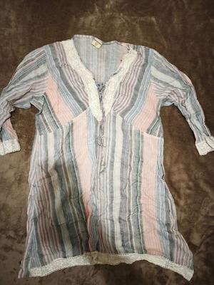 Beach dress with long sleeve like new, pink and turquoise