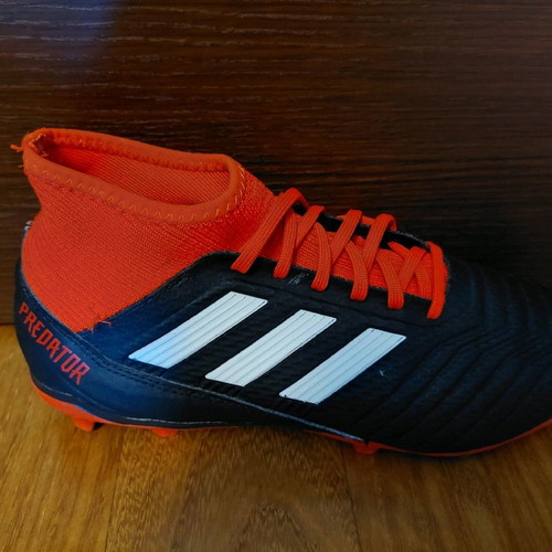 Adidas Predator football shoes size 42 new, black with plastic studs