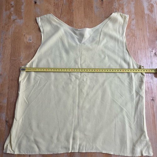 Summer sleeveless blouse like new, yellow
