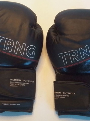 Decathlon boxing gloves pair used