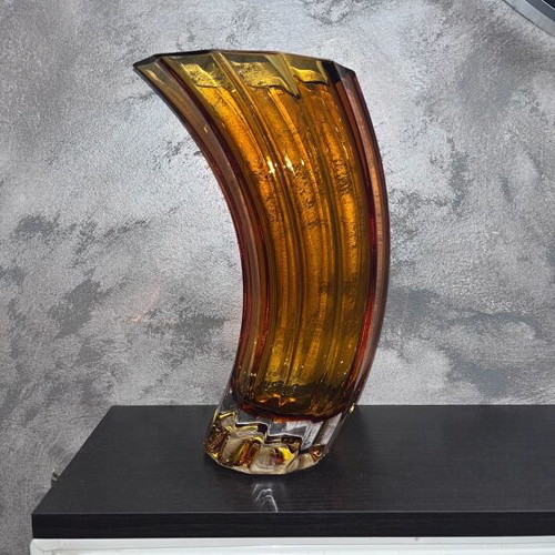Vintage luxury vase like new with unique style