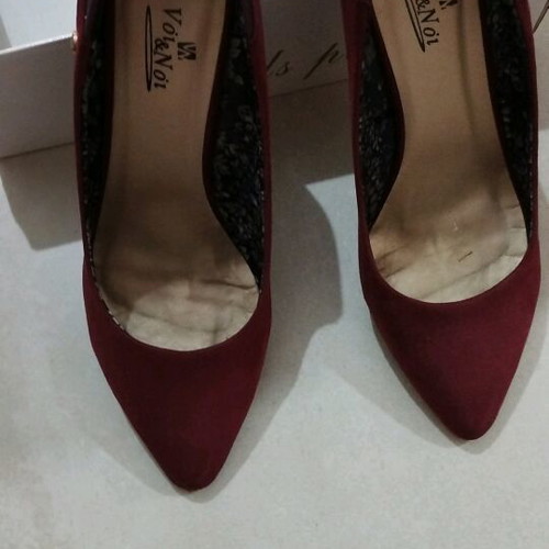 Burgundy Suede Pumps Size 39 With 6 cm Heel Like New