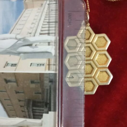 Zolotas silver pendant 925 gold plated like new with chain 925