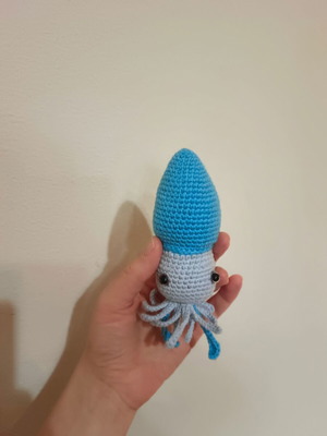 Squid doll handmade knitted like new, 12cm
