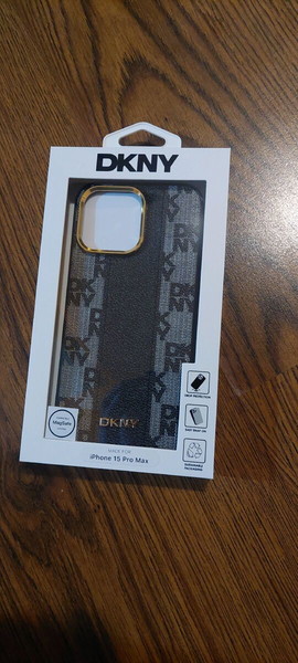 DKNY νέα θήκη magsafe για iPhone 15 Pro Max