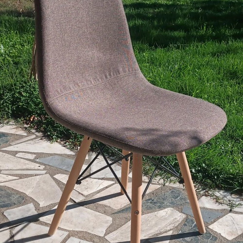 Soft dining chairs set of 4 in Eames style like new