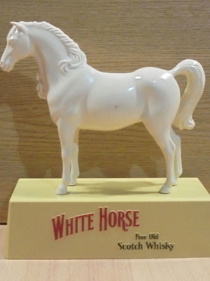 White Horse Scotch Whisky παλιό διαφημιστικό πλαστικό άγαλμα μεταχειρισμένο