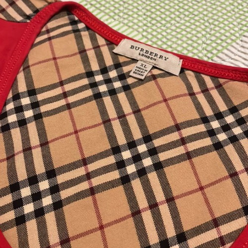 Burberry women's short-sleeve T-shirt new, red, size Large