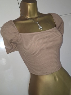 H&M beige ribbed crop top size medium