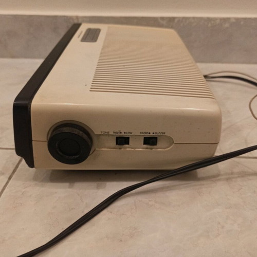 SANYO RM-6000 US AM/FM digital clock radio used, vintage