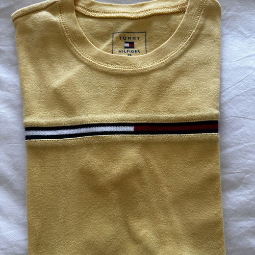 Tommy Hilfiger women's t-shirt yellow with Global Stripe like new