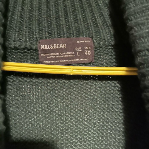 Pull and Bear wool knitted cardigan like new, green