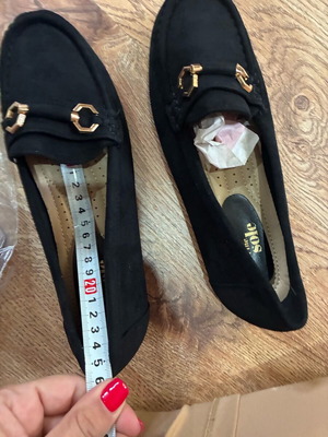 Балерини нови с 25 см стелка