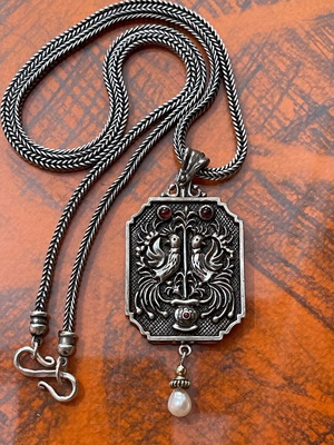 Αχτίδα επώνυμο ασημένιο κολιέ φυλαχτό βιντάζ χειροποίητο 925 με ρουμπίνι, γρανάτη, μαργαριτάρι σαν καινούργιο