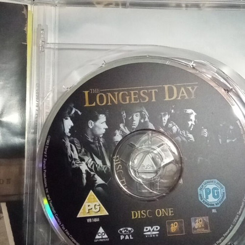 The Longest Day DVD like new, action adventure, subtitles
