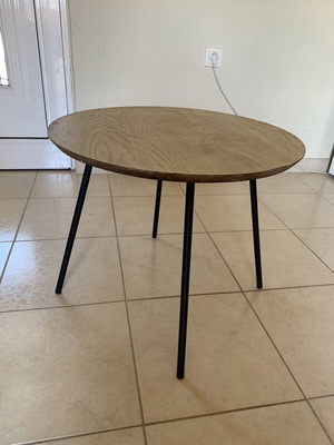 Coffee table like new for living room or balcony