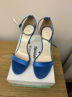 Envie Mairiboo satin blue sandals like new