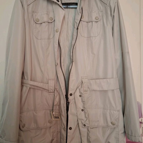 Barbour unisex beige jacket like new, sizes L-XL