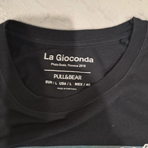La Gioconda T-shirt size Large like new, black, Pull & Bear