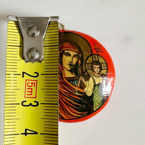 Hand-painted miniature pendant like new, Virgin Mary with Christ 1990s
