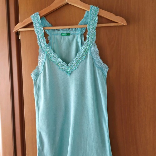 Benetton women's blouse used in excellent condition