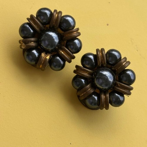 Vintage 1980s clip earrings used