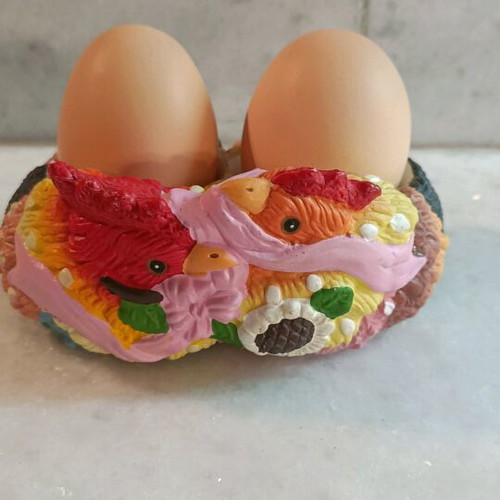 Gypsum Easter decorative egg holder for 2 eggs like new