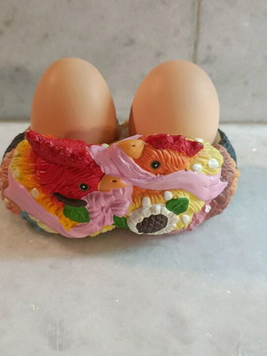 Gypsum Easter decorative egg holder for 2 eggs like new