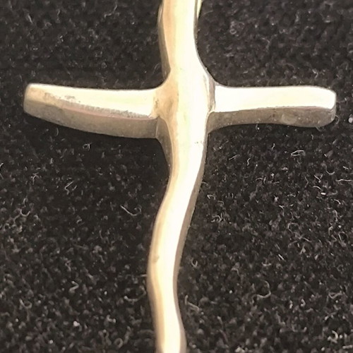 Silver cross 2g like new, .925