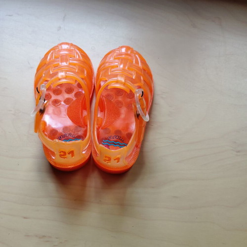 Baby silicone sandals size 21 like new