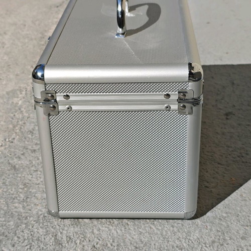 CD case 200 slots like new with keys