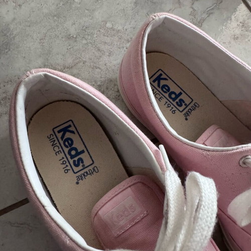 Keds canvas shoes pink like new, athletic size 38