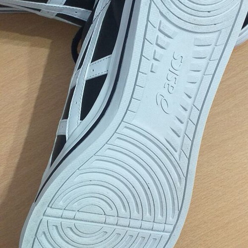 Sneakers ανδρικά Asics Νο 47 σαν καινούργια