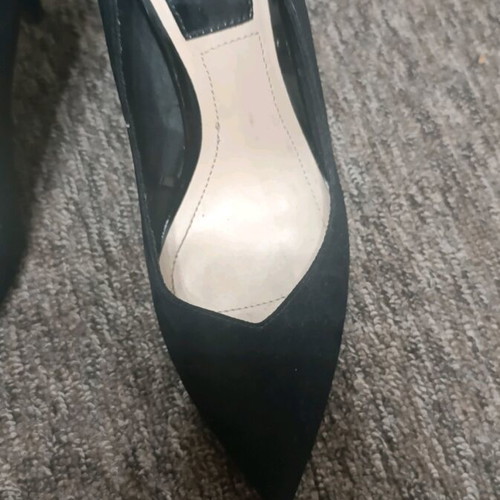 Stradivarius black pumps size 37 like new, 7.5 cm heel