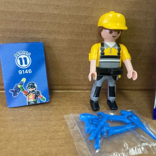 Playmobil 9146 Series 11 Repairman new